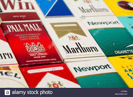 The different types are very important. Verschiedene Schachteln Zigaretten Marlboro Pall Mall Winston Camel Parlament Newport American Spirit Stockfotografie Alamy