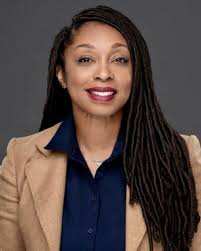 Terri Dickinson's Instagram, Twitter & Facebook