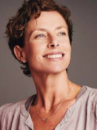 EMMA-LOUISE CORNISH model represented by METROPOLITAN