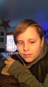 Ded. 😂☠️ #margotrobbie #whostheotherperson #onpointtho #😅 #fypシ #fyp  #trend #celebrity #twin #lookalike