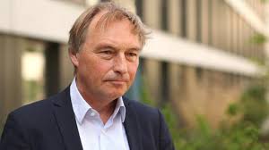 Arbeits- und Informationsmaterial zum Film Die ALDI-Brüder Gründer von Aldi  ist tot