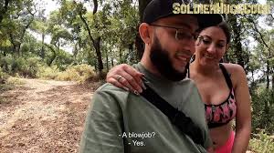 Quería ir al bosque para tener sexo conmigo y casi nos descubren! - XNXX.COM