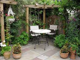 80 Favourite Front And Back Small Yard Garden Design Ideas The Expert Beautiful Ideas Small Courtyard Gardens Small Garden Landscape Design Courtyard Gardens Design
