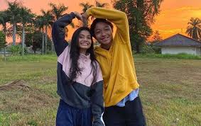 Selain menjadi aktor, kesibukan keisha alvaro meliputi bekerja sebagai penyanyi cilik, model dan bintang iklan. Saskia Chadwick Dikira Tikung Kiesha Alvaro Dari Ratu Sofya Reaksi Pacar Disorot