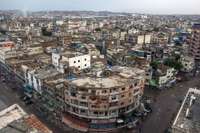 Urban Housing Crisis Deepens With Pakistan's Financial Woes - Bloomberg