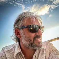 Simon Raines (@ouricodomar)