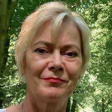 Jane Miles's Instagram, Twitter & Facebook