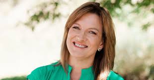 Female Mentors: Lisa Merry Leading the Next Gen to the C-Suite