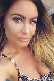 Alexis Warren's Instagram, Twitter & Facebook