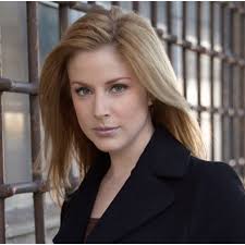 A woman is murdered and her husband attacked, with their 6 year old son a witness to the attack. Ada Casey Novak Diane Neal Law And Order Special Victims Unit