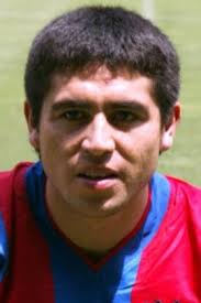 Realizó las inferiores en argentinos juniors, pero debutó en primera en boca juniors, donde se convirtió en uno. Juan Roman Riquelme Stats Titles Won