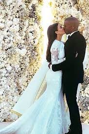 Kim Kardashian Et Kanye West Robe Givenchy Mariage Kim Kardashian Robe De Mariee Kim Kardashian Mariage Heureux