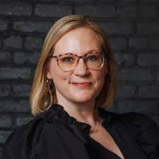 Still pinching myself from my trip to New York earlier this week when I  joined the esteemed ranks of Ragan Communications and PR Daily's Top Women  in Communications.