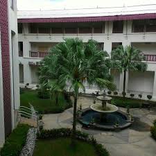 Wilayah persekutuan kuala lumpur dan daerah gombak di sebelah barat laut; Photos At Pejabat Daerah Tanah Kuala Langat Government Building In Banting