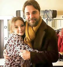 Engin altan düzyatan ile ilgili detaylı bilgi alabilir, kim olduğunu, nereli olduğunu, yaşını ve 1979 yılında i̇zmir'de doğan engin altan düzyatan, dokuz eylül üniversitesi tiyatro bölümü mezunudur. Engin Altan Duzyatan Worldwide Fans Home Facebook
