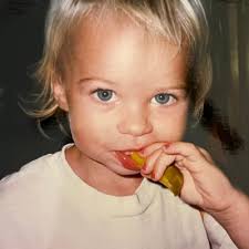 Elissa Knipp's Instagram, Twitter & Facebook