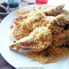 Campurkan adunan yang di ketepikan bersama tepung jagung dan nestum.kacau sehingga sebati menjadi adunan resipi citarasawan | blog resepi terbaik: Resepi Dan Rahsia Udang Goreng Nestum Simple Rangup Dan Sedap