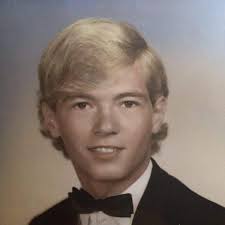 Does anyone remember Tom/Tommy Tomlinson from Sarasota High School or  earlier (Born in 1958, not sure what class that made him). He was my (very  wonderful) dad. He passed away as a