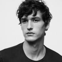 60+ perfiles de «Liam Dean»