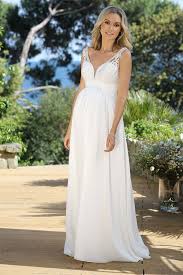 Wenn sie sich für ein kleid entscheiden, sollten sie stets im hinterkopf behalten, dass es kurz vor der hochzeit noch einmal geändert werden. Hochzeitskleider Fur Schwangere Feminin Brautmode