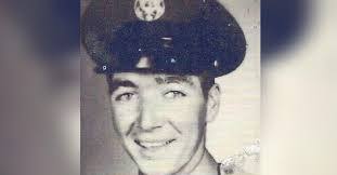 Gordon Kirkland's Instagram, Twitter & Facebook