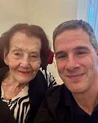 Happy Passover & Chag Sameach to all my Jewish friends! My mom and I are  wishing the best for you and your families and want to remind you that the  struggles and