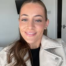 Natalie Holliday's Instagram, Twitter & Facebook