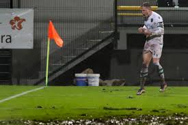 nɐsjuˈnal dɐ mɐˈðɐjɾɐ), is a portuguese football club based in funchal, on the island of madeira. Nacional 0 2 Sporting Giant Lion In The Flood Of Madeira Zap Sports Prime Time Zone