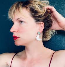 Boucles d'oreilles tendance croissant de lune en nacre blanche et or  turquoise