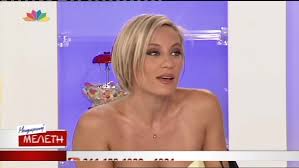 5+1 πρακτικές συμβουλές για να μετατρέψεις τη βεράντα σου σε μια καλοκαιρινή όαση. Mixalhs Xatzhgiannhs Paraxwrhse To Spiti Toy Sth Santorinh Se 3enodoxeio