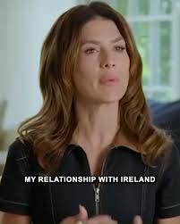 This was so sad. Goldie Hawn, who presented with Andrew Garfield, stopped  during her scripted presentation speech because she was unable to read the  teleprompter. She then asked Andrew to read the