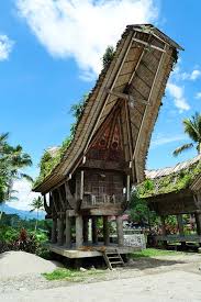 Tongkonan The Toraja S Traditional House The Higher The Owner S Social Status The Higher The Roof Will Be Anot Arsitektur Vernakular Pemandangan Arsitektur