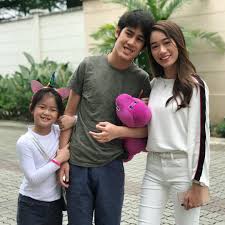 Gelaran dewi favorite yang dipilih peminat menerusi laman web majalah remaja disandang oleh arena iman. Gara Gara Adik Autism Pernah Dipulau Sampai Tak Ada Kawan Arena Dewi Remaja Kisah Dunia