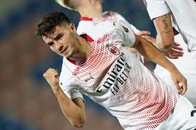 Mereka mengumpulkan 12 poin dari empat kali meraih. Bungkam Crotone 2 0 Ac Milan Makin Kokoh Di Papan Atas Klasemen Liga Italia Metropolitan Id