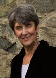 Easter Smith's Instagram, Twitter & Facebook