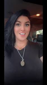 Gracelyn Thomas's Instagram, Twitter & Facebook