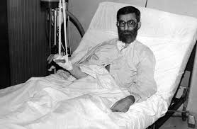 Image result for ‫خاطرات انقلاب از زبان رهبر‬‎