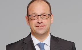 Lars Hille Verlasst Vorstand Der Dz Bank