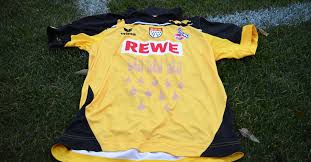 Darüber hinaus gehört der junge talentierte, spanische innenverteidiger jorge mere zu den stars der kölner. 1 Fc Koln Timo Horns Getragenes Karnevalstrikot