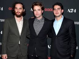 Мировую известность ему принесли роли седрика диггори в фильме «гарри поттер и кубок огня». Safdie Brothers Explain Why Having Robert Pattinson In Good Time Changed Everything