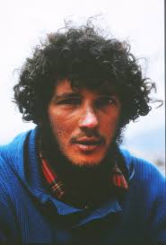 Txomin Uriarte: “El Everest es como el turismo en el espacio: vacaciones  antiecológicas para millonarios”