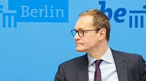 There were no further positive cases. Coronavirus Muller Will Grossveranstaltungen Vorerst Nicht Pauschal Verbieten Rbb24