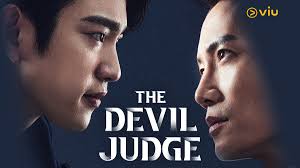 Apakah kang yo han, hakim iblis tituler yang muncul di tengah kekacauan dan kebingungan, pahlawan rakyat atau iblis yang memakai topeng hukum? Sinopsis The Devil Judge Episode 4 Viu