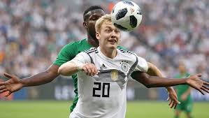 Die deutsche nummer 10 war lange zeit mesut özil. Brandt Ubernimmt Ozils Nummer 10 Im Dfb Team