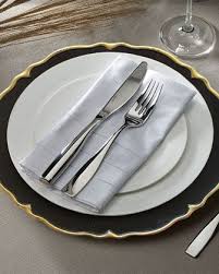 Black And Gold Charger Plates Elle Black Gold Scalloped Chargers Set Of 4 Charger Plates Gold Rims Black Charger Plates