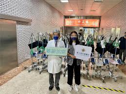 東西。 這個是鼻導管高流 病人可以自行進食。 這台機器同時也可以降低護理人員的感染 機率，對一線醫護來說，除了食物的打氣，這台救命神器是. Czgrjuv3ek Apm