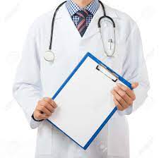 Prognostĭcum, y este del gr. Medico Anotando El Pronostico En La Historia Clinica Fotos Retratos Imagenes Y Fotografia De Archivo Libres De Derecho Image 19208710