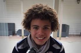 Nadat in de eerste helft van de finale redouan, numidia en robine waren afgevallen, mochten lucas, robin en joy hun single zingen. Lucas Van Roekel Kids Music