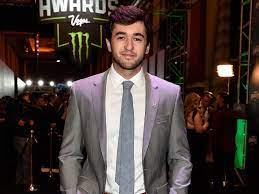 Is awarded to the fans favorite nascar driver in the sprint cup series, nationwide series, and camping world truck series every year since 1956. Chase Elliott Wins Nascar S Most Popular Driver Award Accesswdun Com