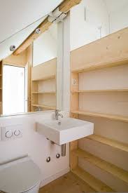 Umbau Reihenhaus Wipkingen 30er Jahre Das Bad Im Holz Kubus Im Dach Durch Das Fenster In Der Dusche Kommt Tageslicht Hin In 2020 Fenster In Der Dusche Umbau Architekt